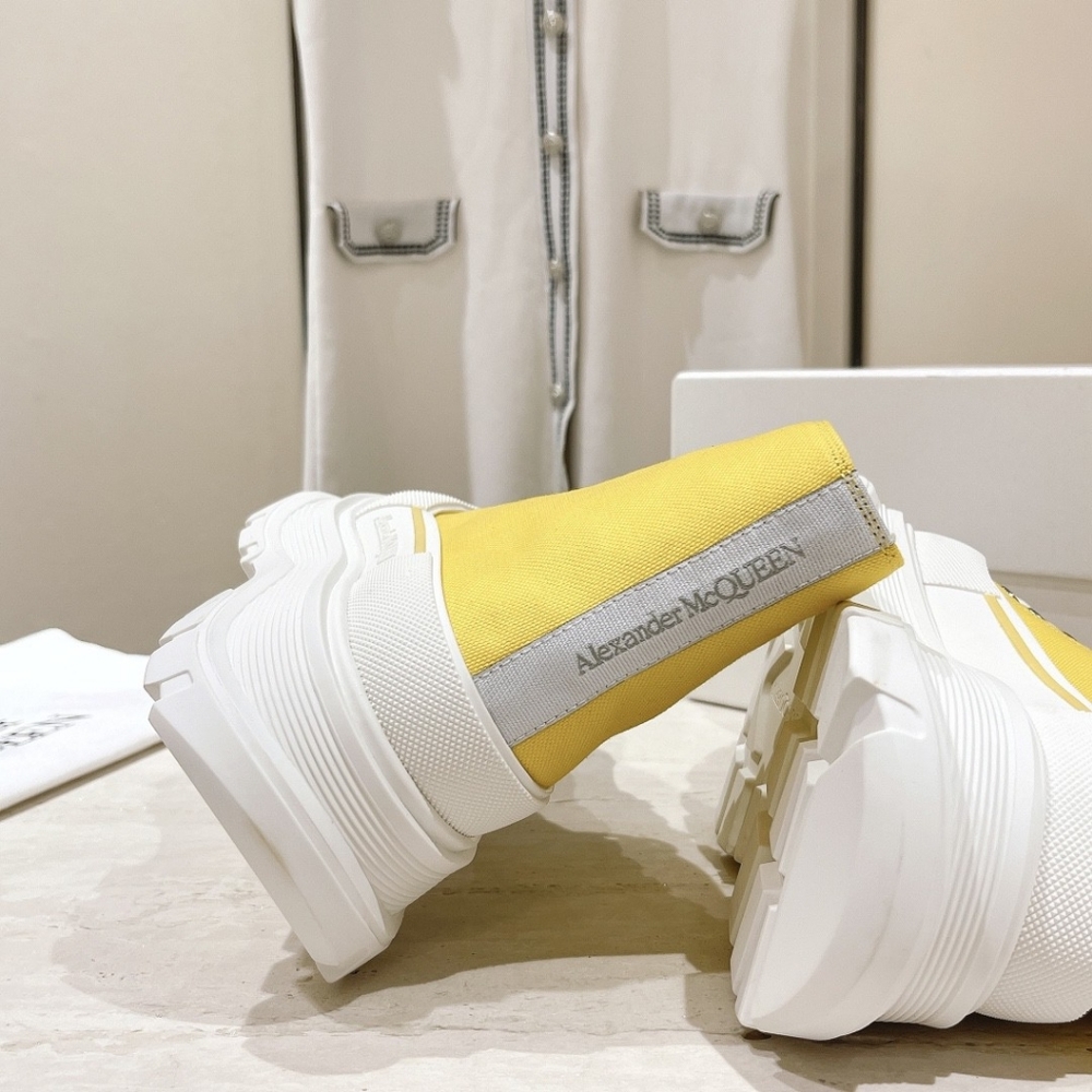 👑👑Alexander McQueen Nice sneakers 👟👟 - Picture 2 of 9